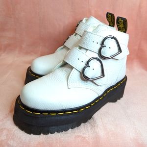Dr Martens Devon Hearts Women's Boots Sz 6